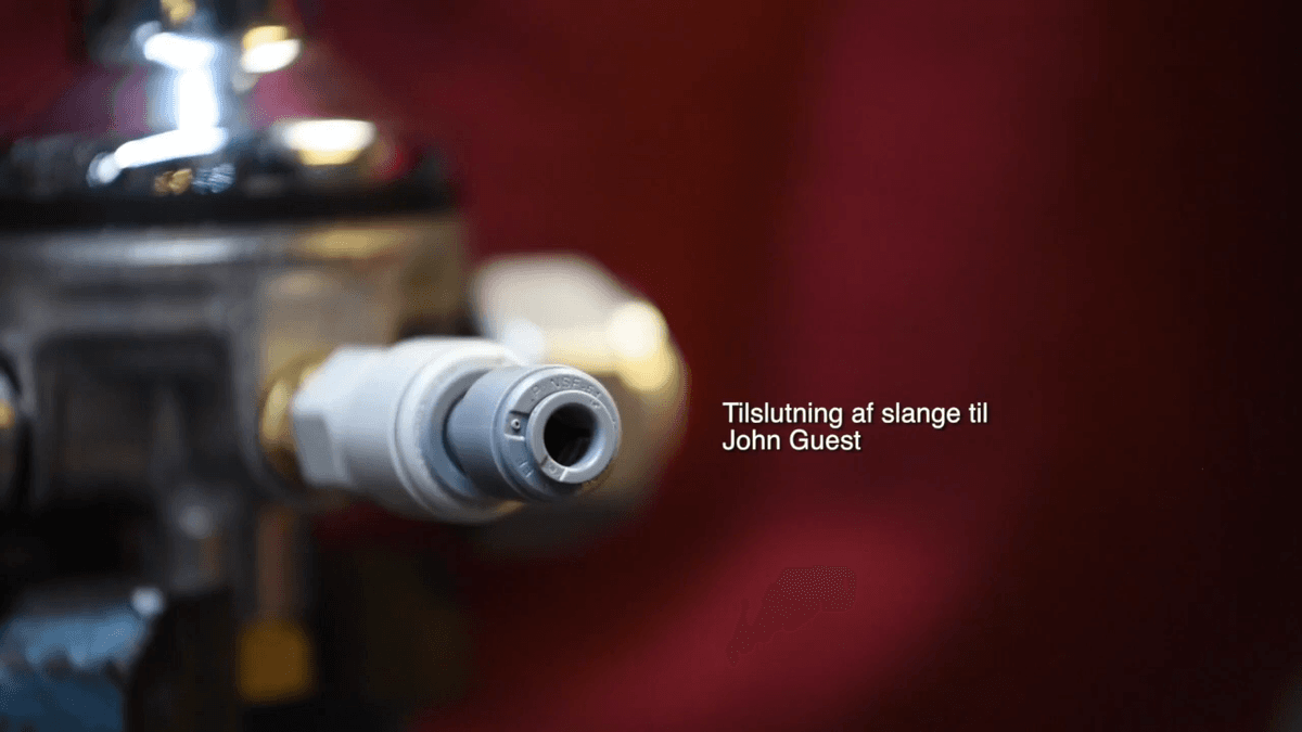Tilslutning af slange til John Guest