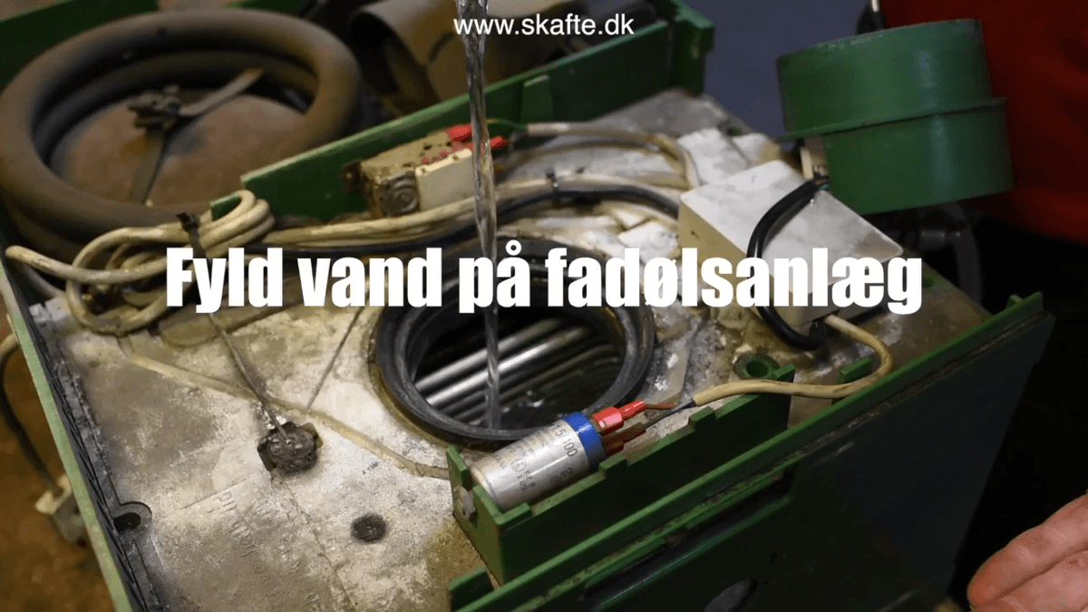 Fyld vand på fadølsanlæg